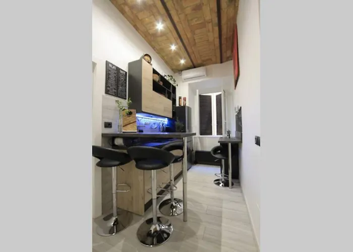 Elegant In Inner City At Vatican - Netflix And Optical Fiber